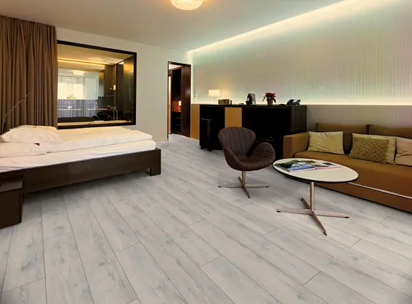 Ламиниран паркет Swiss Krono D3916 Oak Toscana, 10 мм, 32 клас — снимка 2